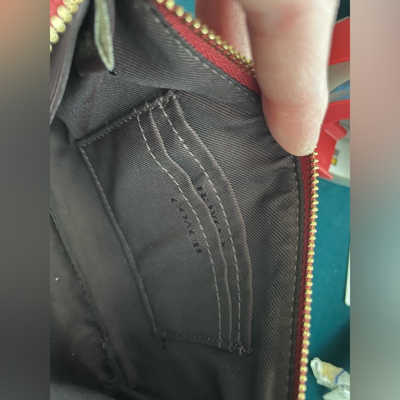 Coach Wristlet in red 👀 - Picture 2 of 5